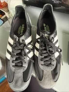 adidas women’s Black & White Retro Runner Sneakers SL-72